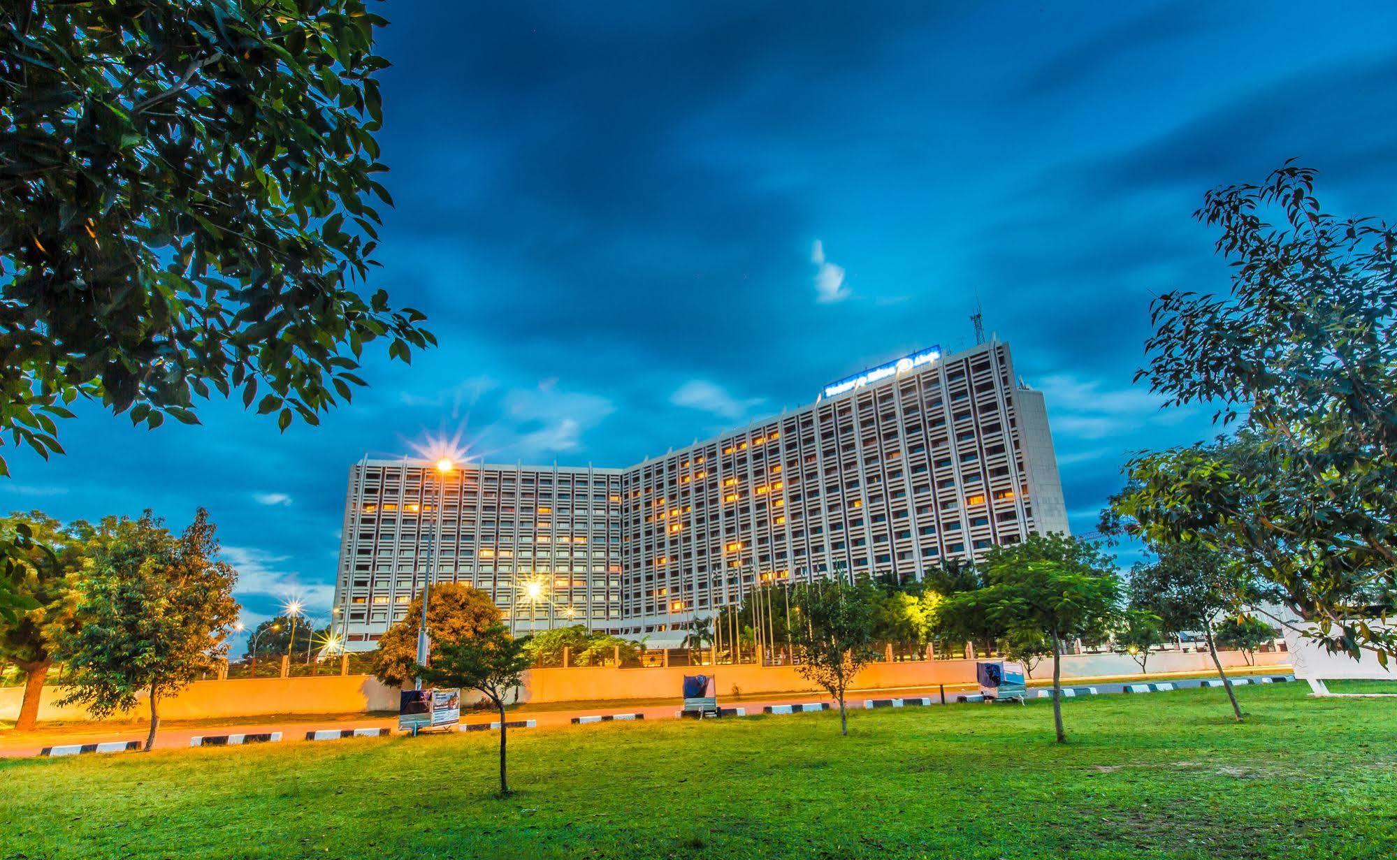 โรงแรมทรานส์คอร์ป ฮิลตัน อาบูจา ภายนอก รูปภาพ